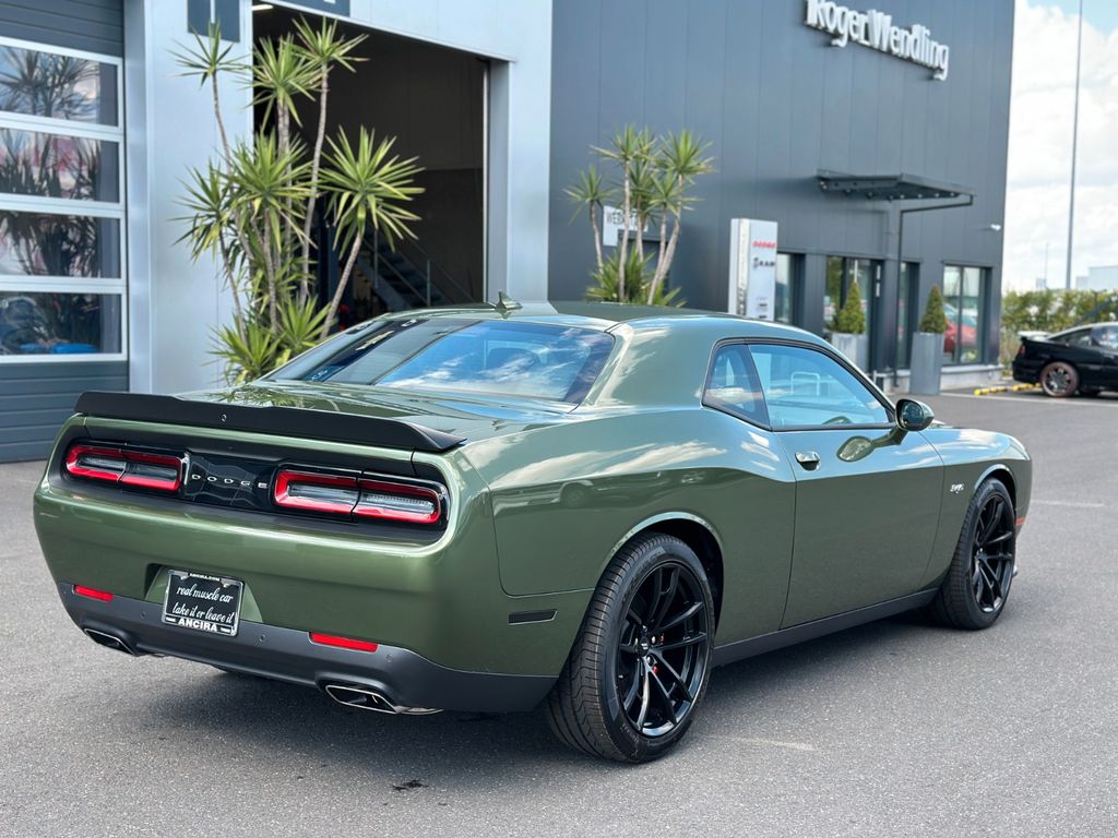 Dodge Challenger