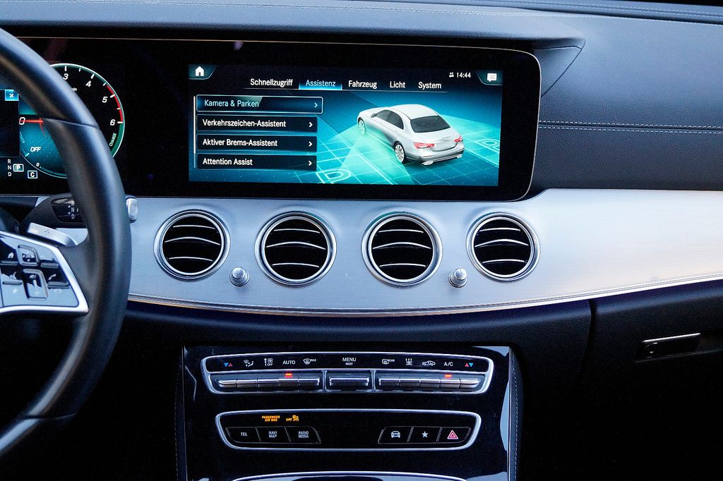 Mercedes-Benz E 300 2022