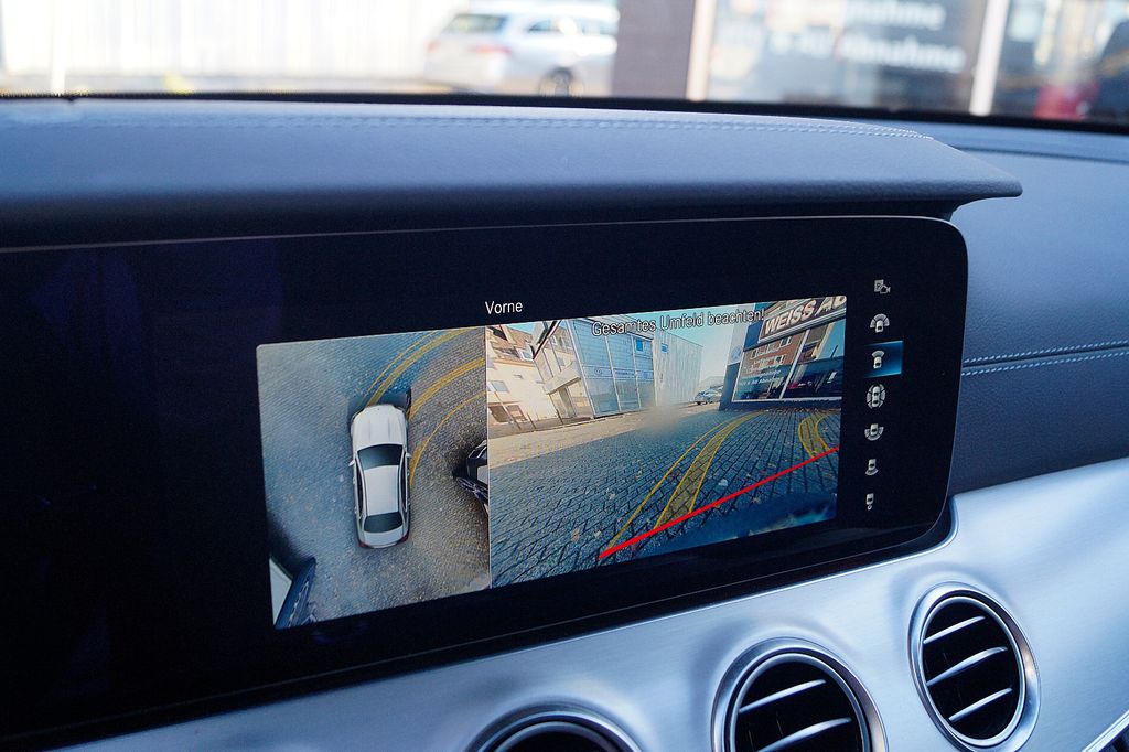 Mercedes-Benz E 300 2022