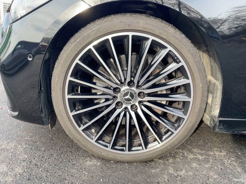 Mercedes-Benz C 220 2025