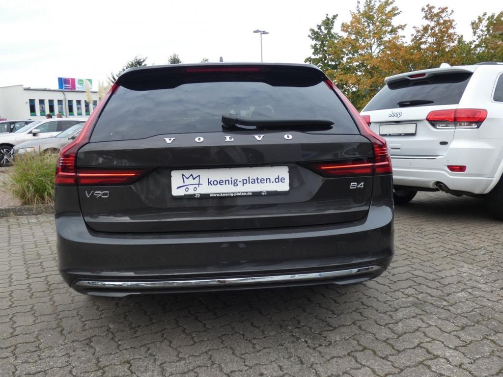 Volvo V90 2024
