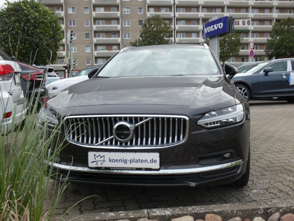 Volvo V90 2024