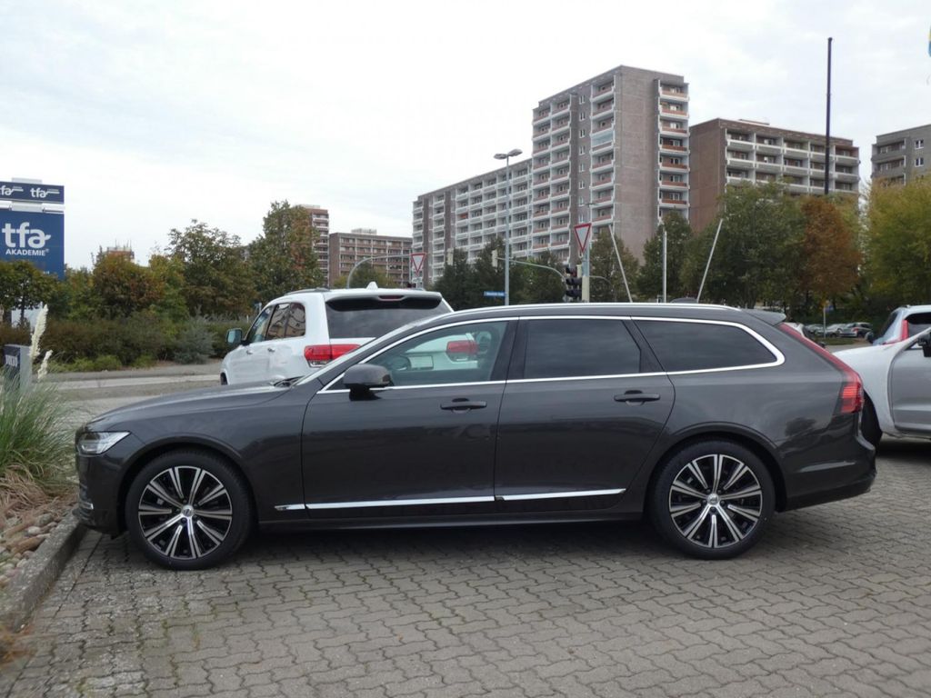 Volvo V90 2024