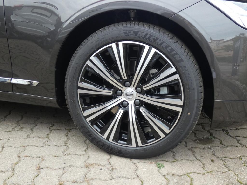 Volvo V90 2024