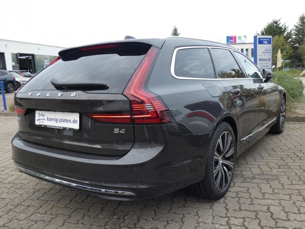 Volvo V90 2024