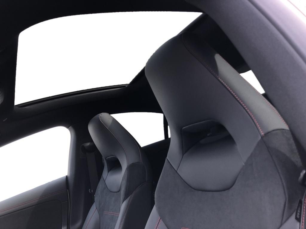 Mercedes-Benz CLA 200 2025