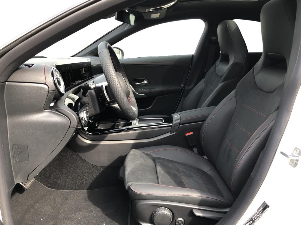 Mercedes-Benz CLA 200 2025