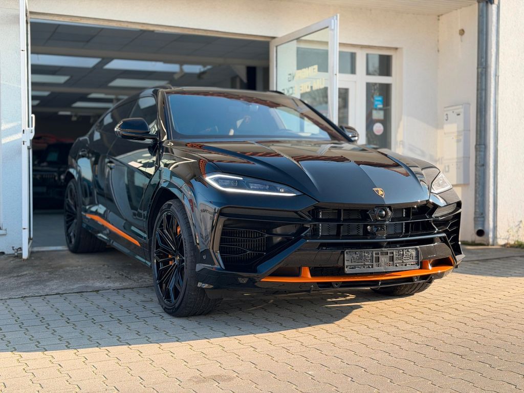 Lamborghini Urus 2025