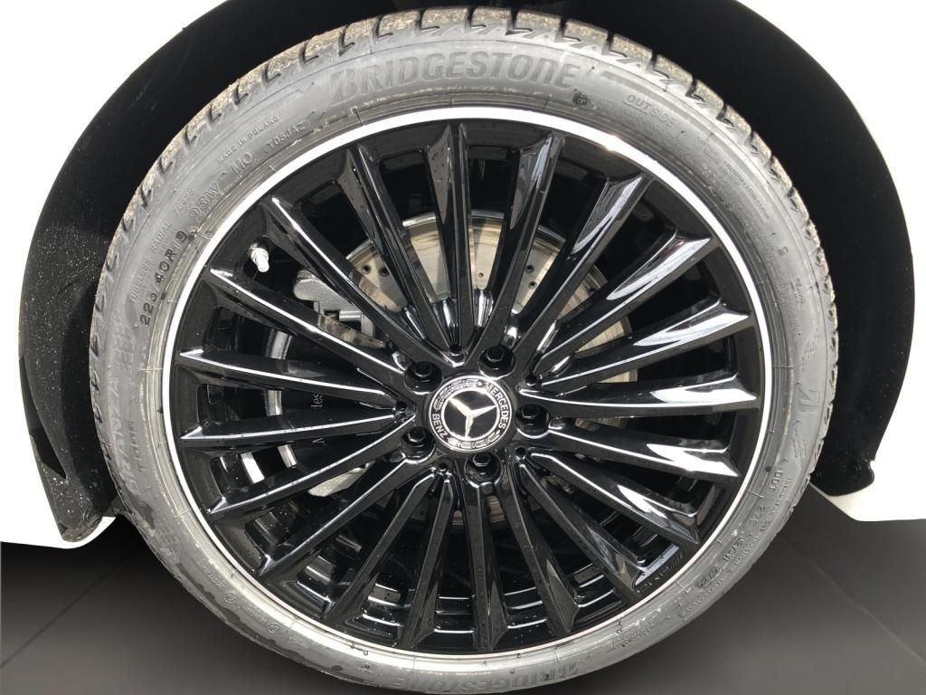 Mercedes-Benz CLA 200 2025