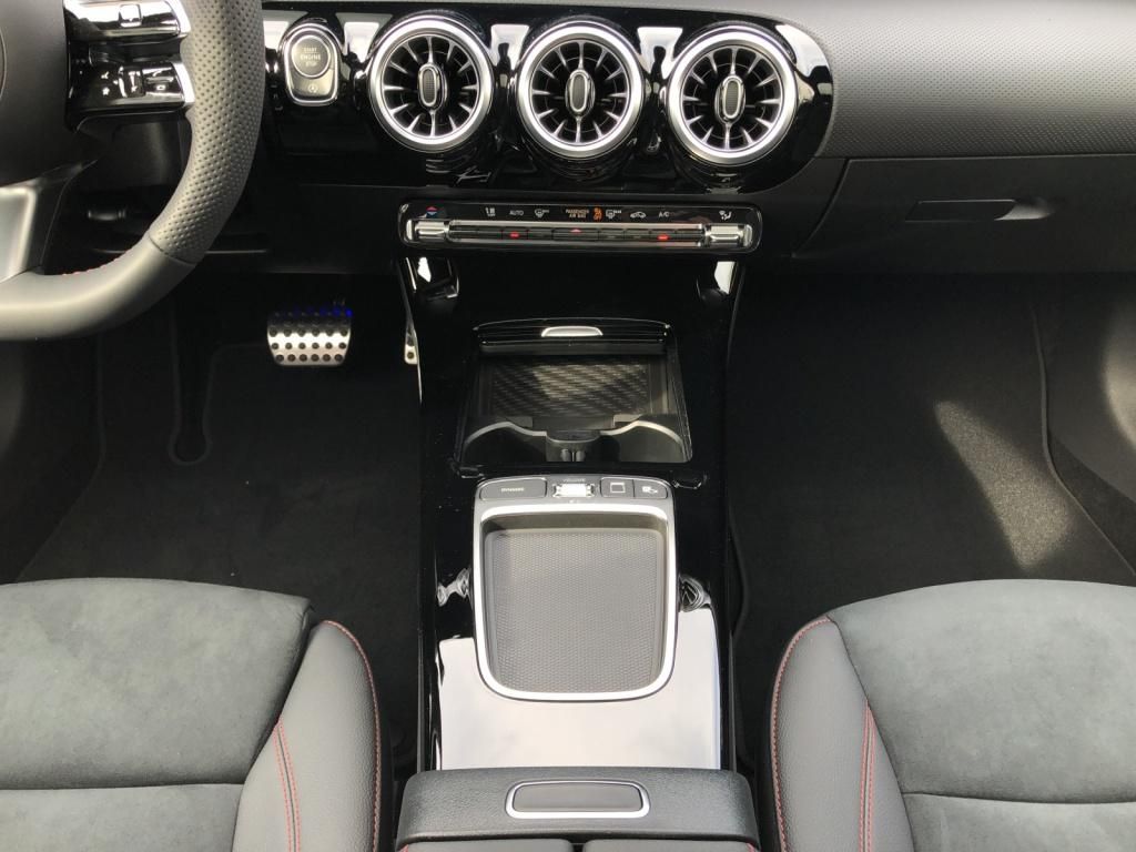 Mercedes-Benz CLA 200 2025