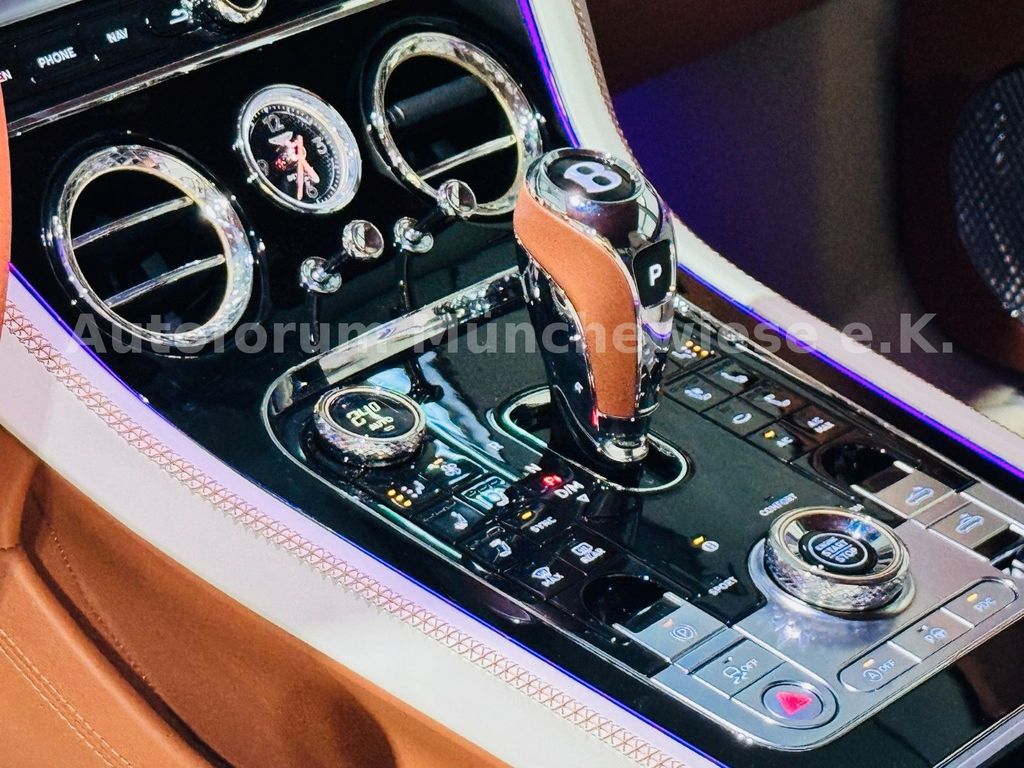 Bentley Continental GTC 2024