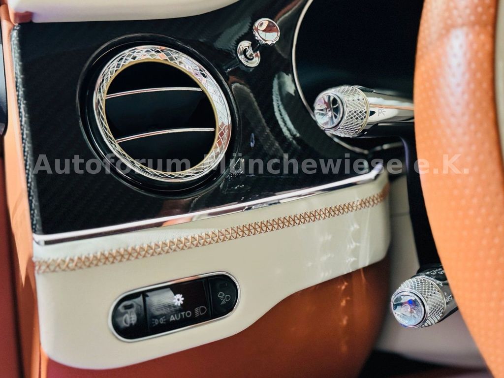 Bentley Continental GTC 2024