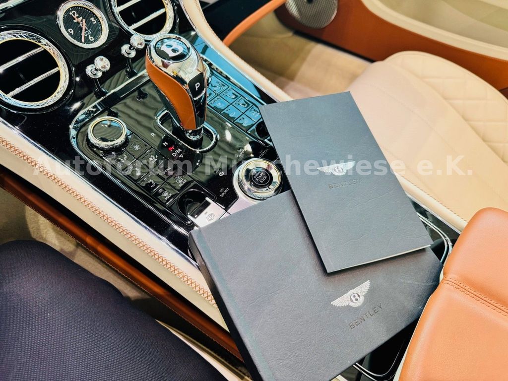 Bentley Continental GTC 2024