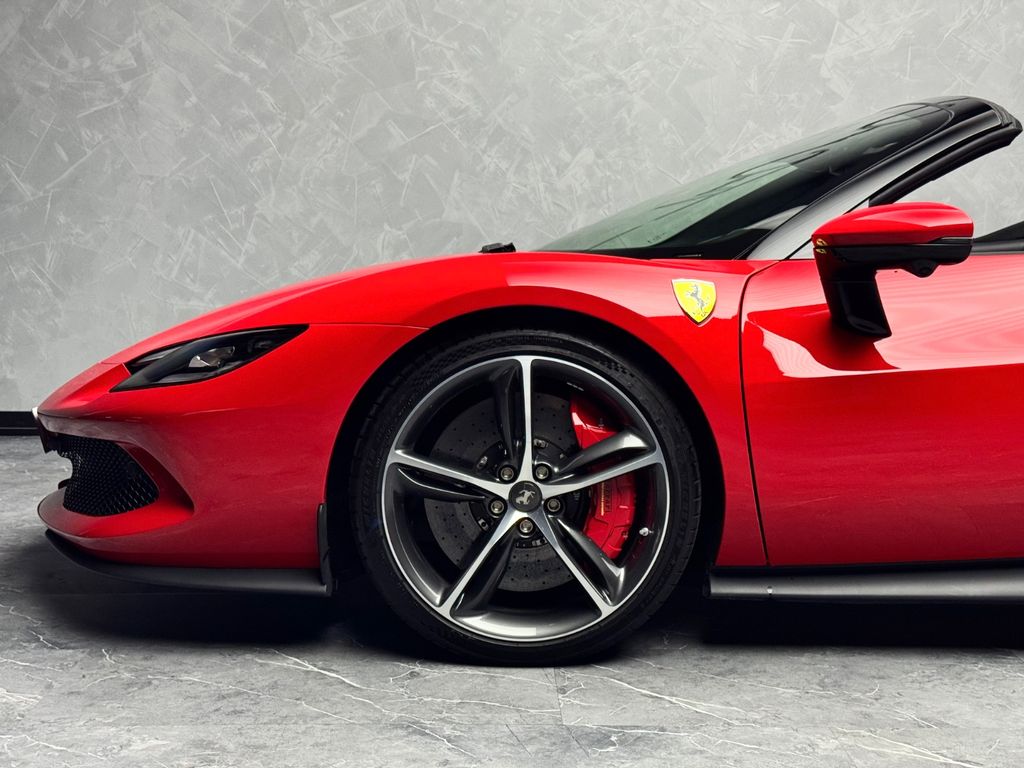 Ferrari 296 GTS 2024