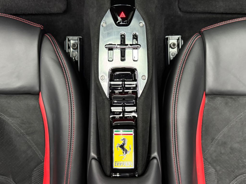 Ferrari 296 GTS 2024