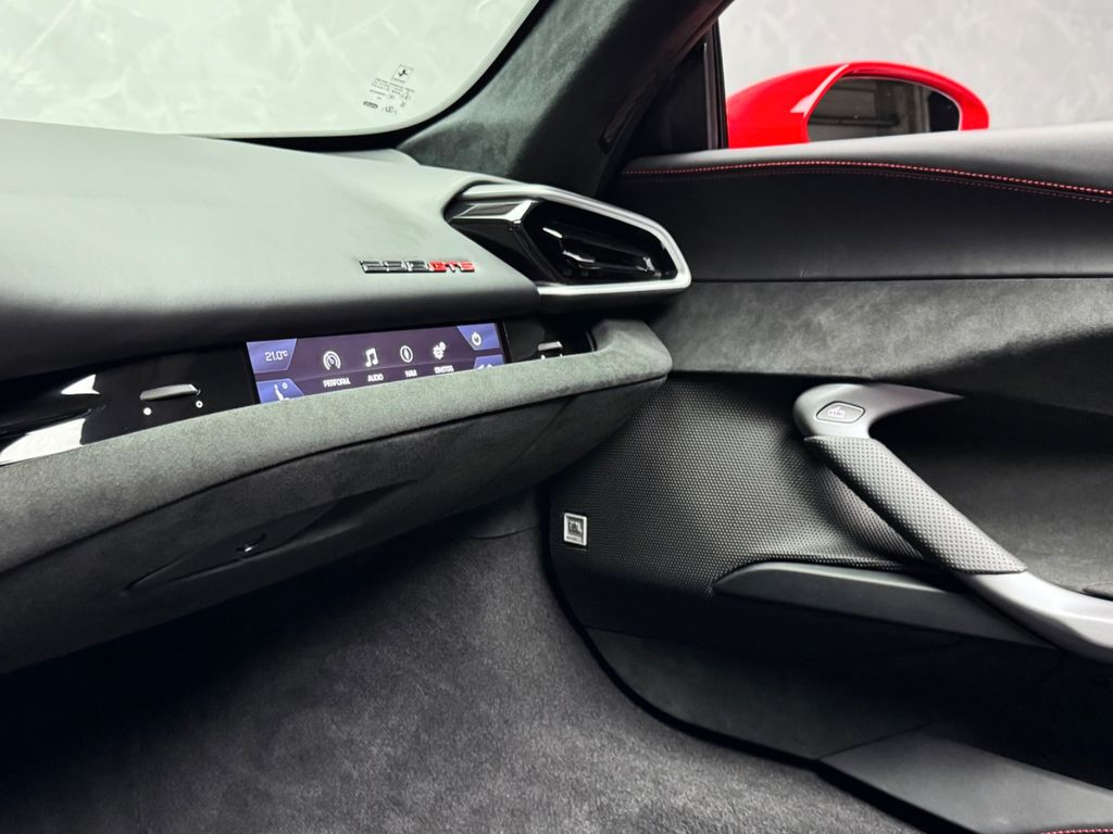 Ferrari 296 GTS 2024