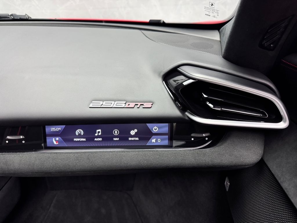 Ferrari 296 GTS 2024