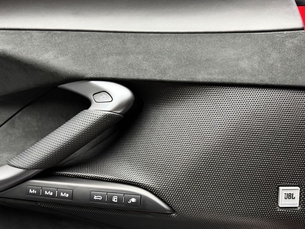 Ferrari 296 GTS 2024