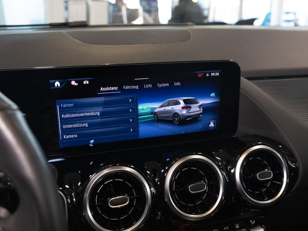 Mercedes-Benz B 250 2025