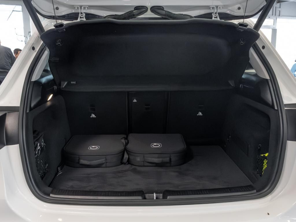 Mercedes-Benz B 250 2025