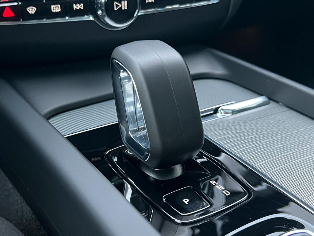 Volvo XC60 2025