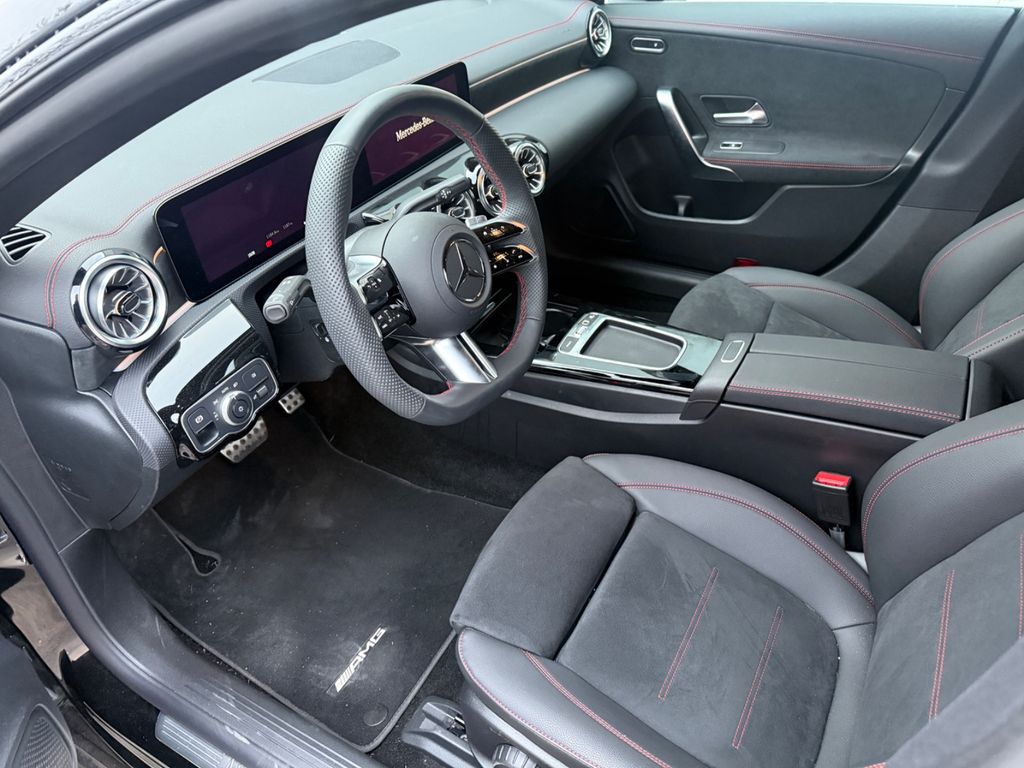 Mercedes-Benz CLA 180 2025