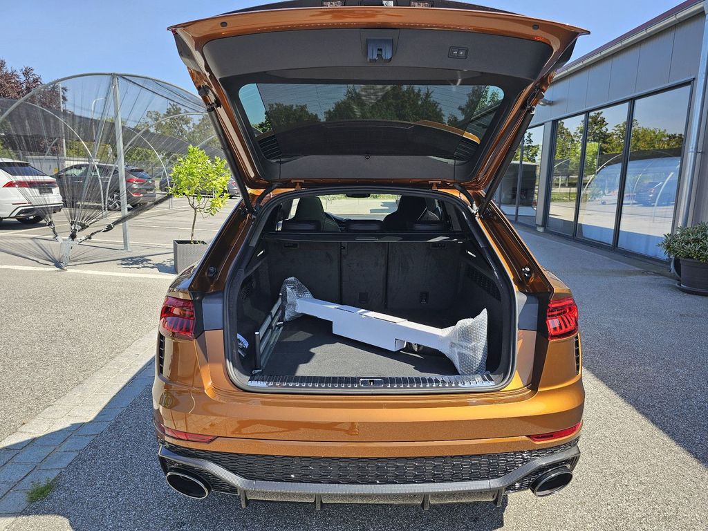 Audi RSQ8 2024