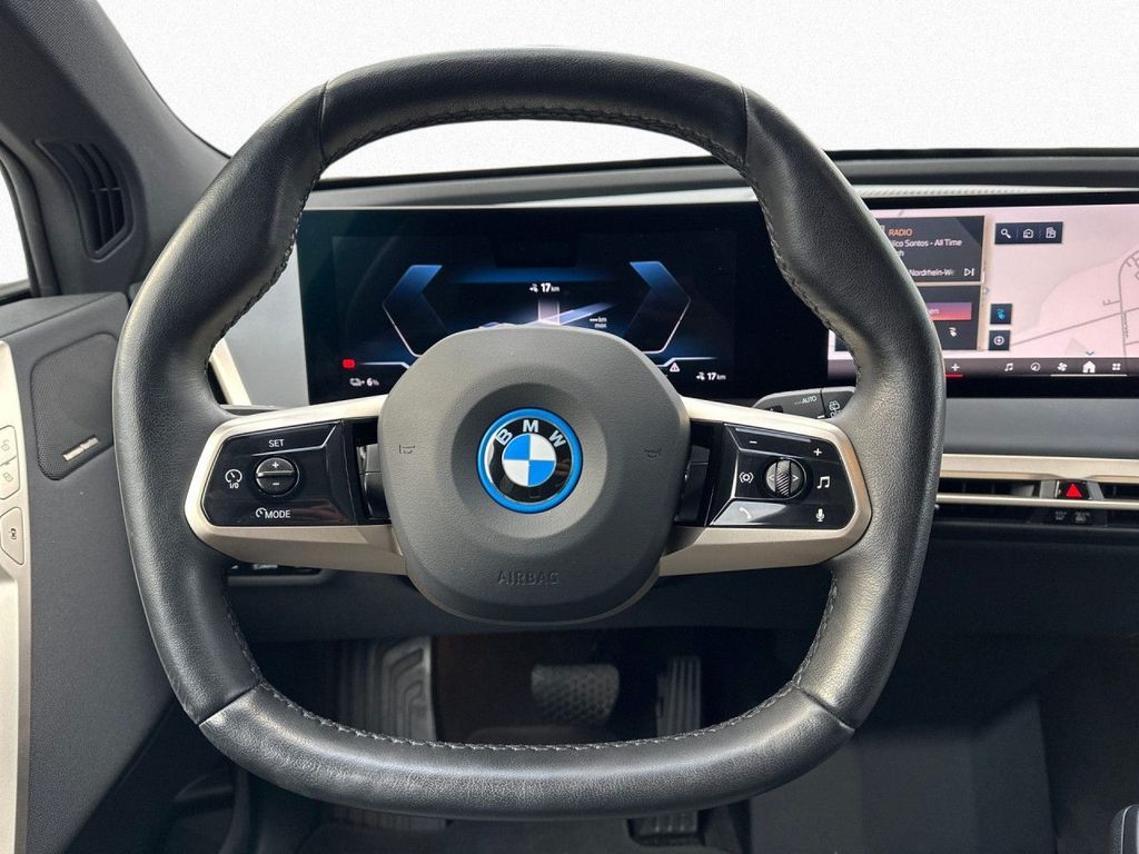 BMW iX 2023