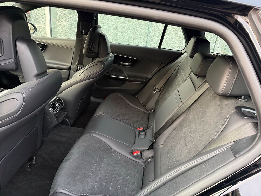 Mercedes-Benz C 300 2025