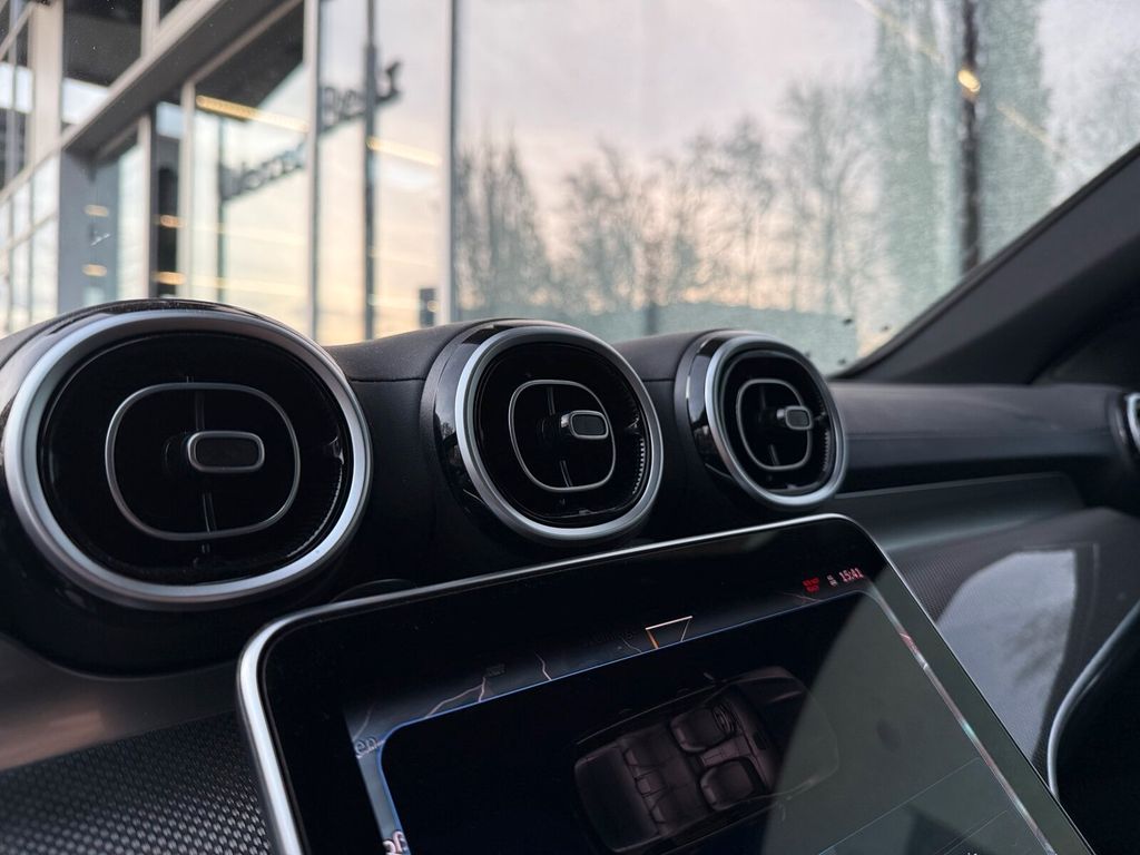 Mercedes-Benz C 300 2025