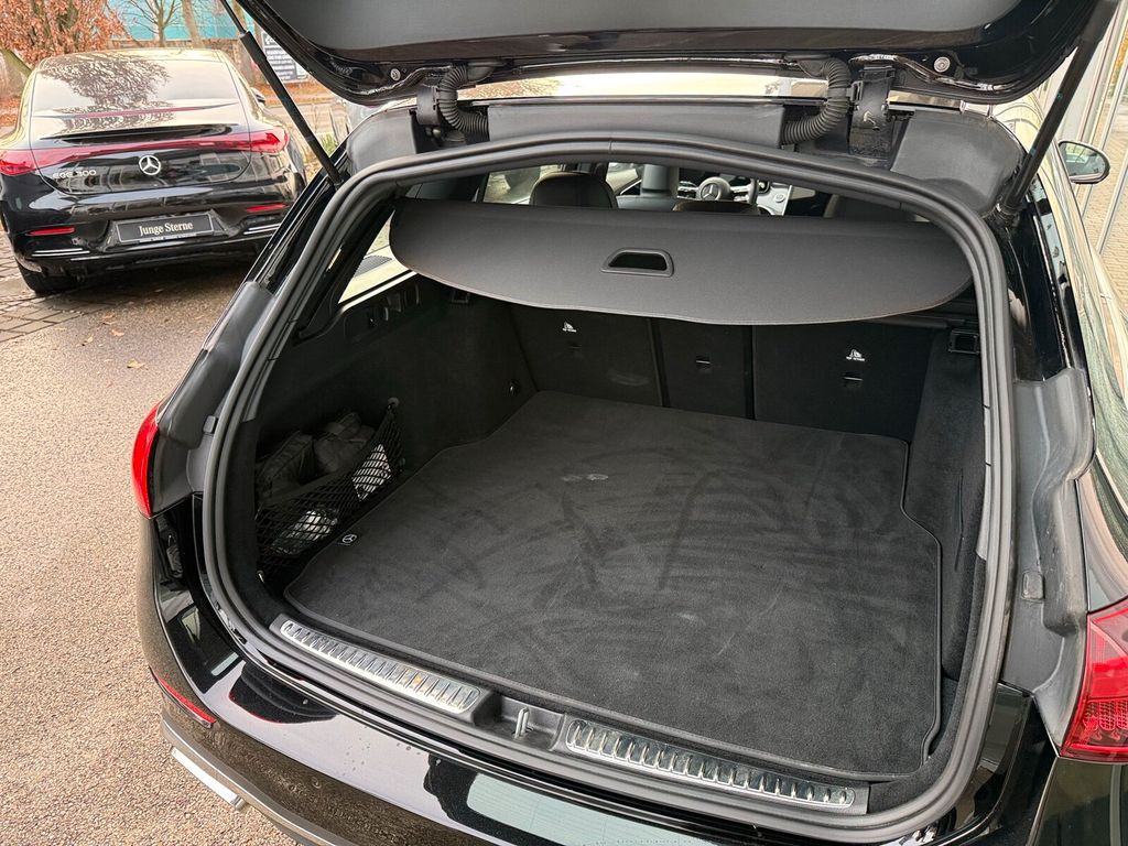 Mercedes-Benz C 300 2025