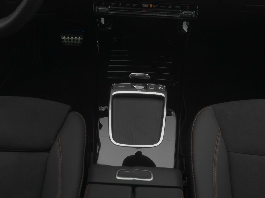 Mercedes-Benz A 200 2025