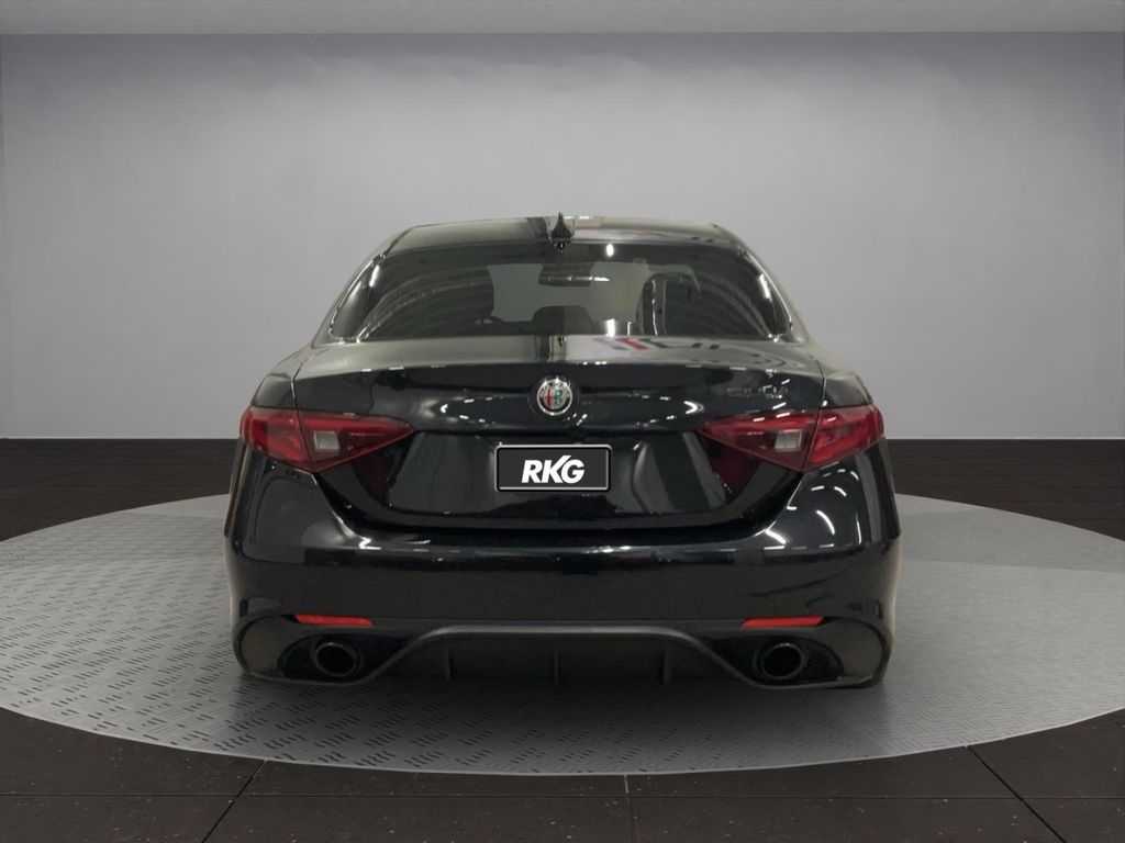 Alfa Romeo Giulia 2021