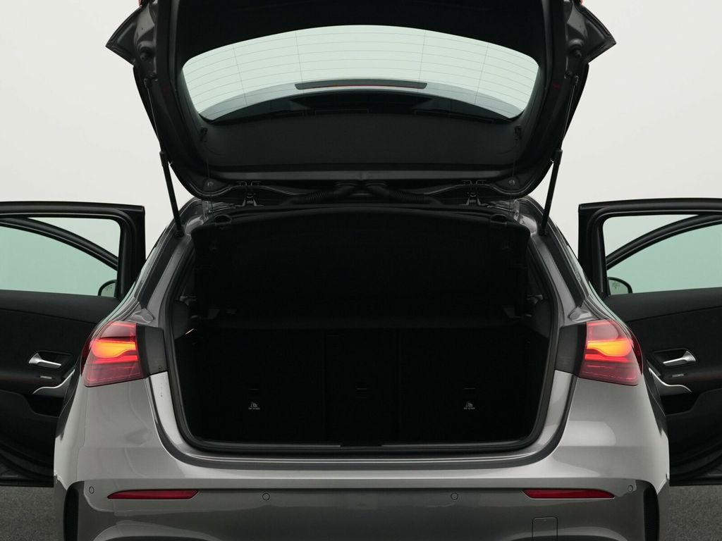 Mercedes-Benz A 200 2025