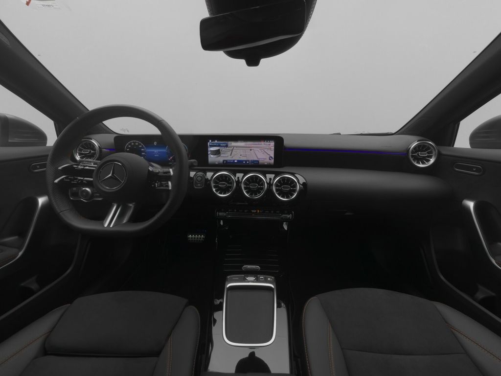 Mercedes-Benz A 200 2025