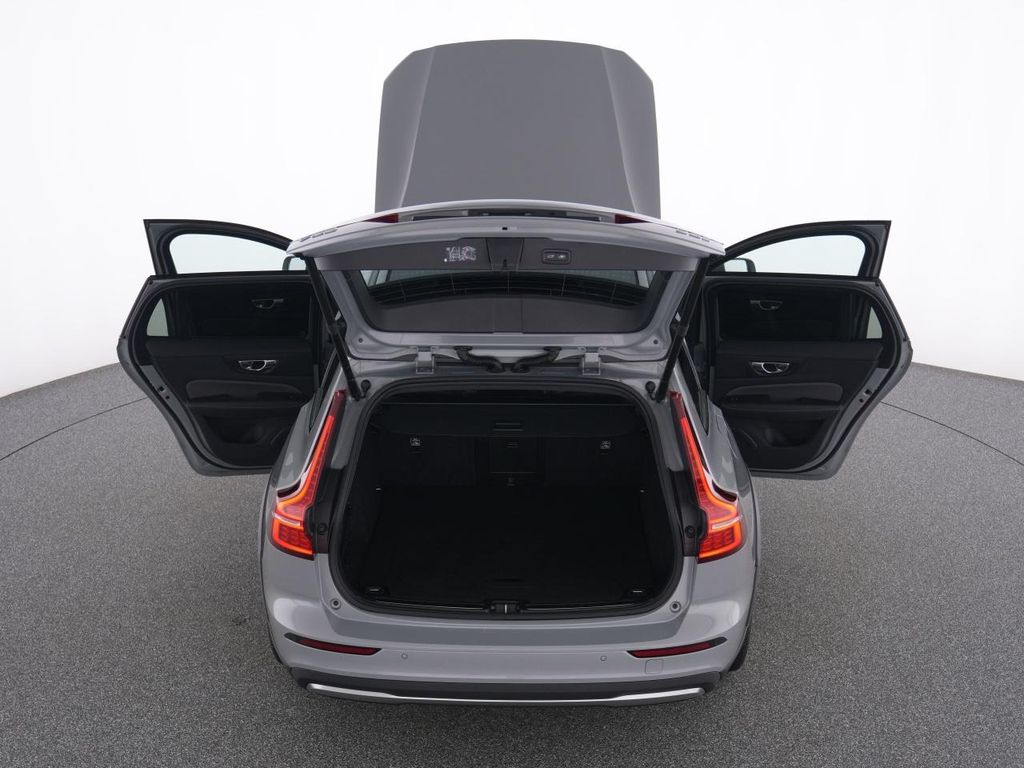 Volvo V60 Cross Country 2023