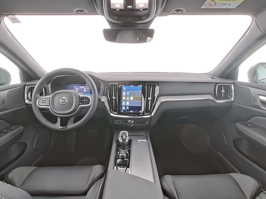 Volvo V60 Cross Country 2023