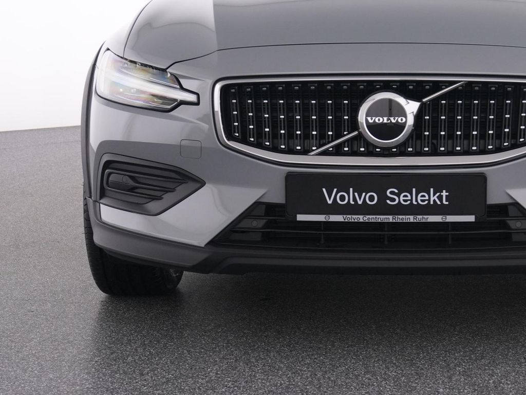 Volvo V60 Cross Country 2023