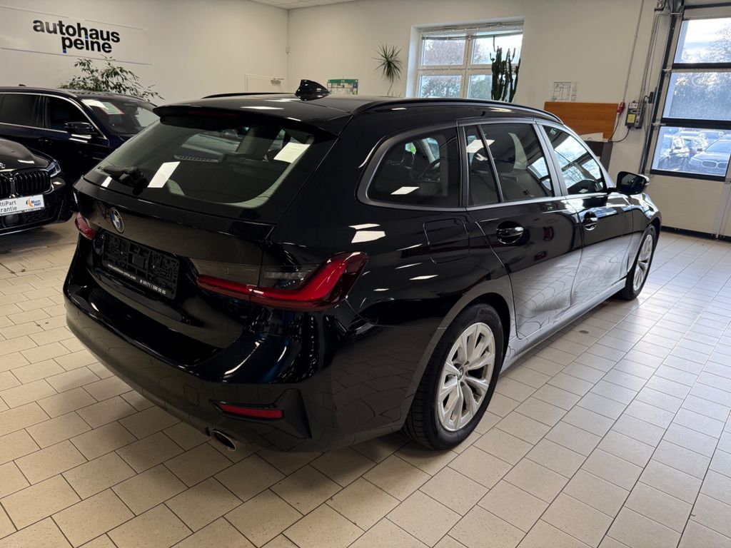 BMW 318 2022