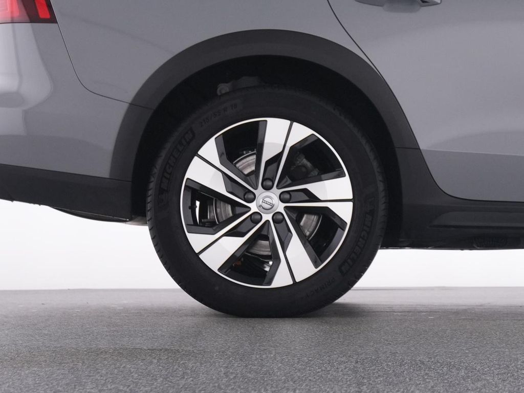 Volvo V60 Cross Country 2023