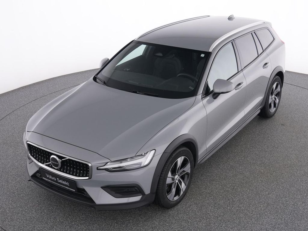 Volvo V60 Cross Country 2023