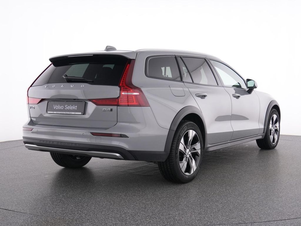 Volvo V60 Cross Country 2023