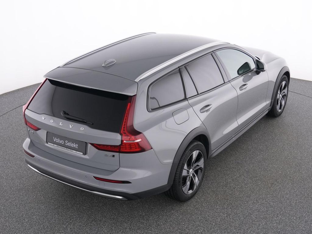 Volvo V60 Cross Country 2023