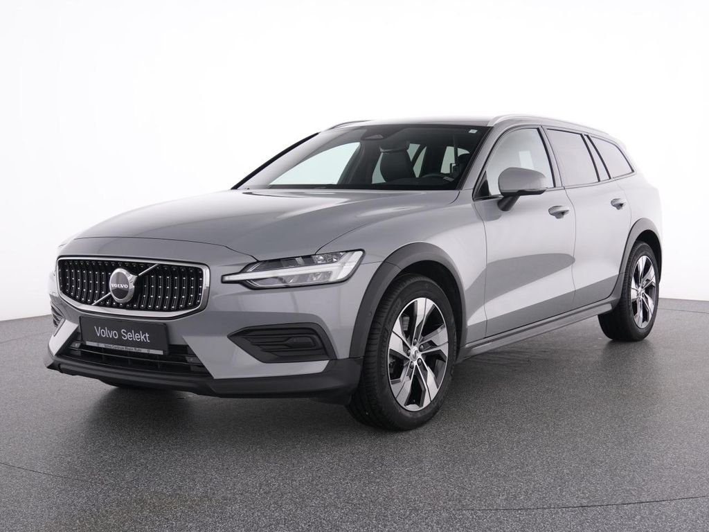 Volvo V60 Cross Country 2023