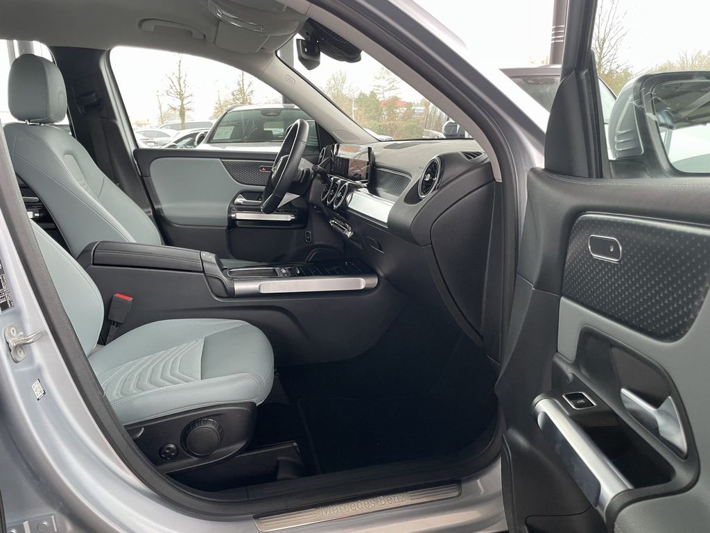 Mercedes-Benz GLB 180 2025