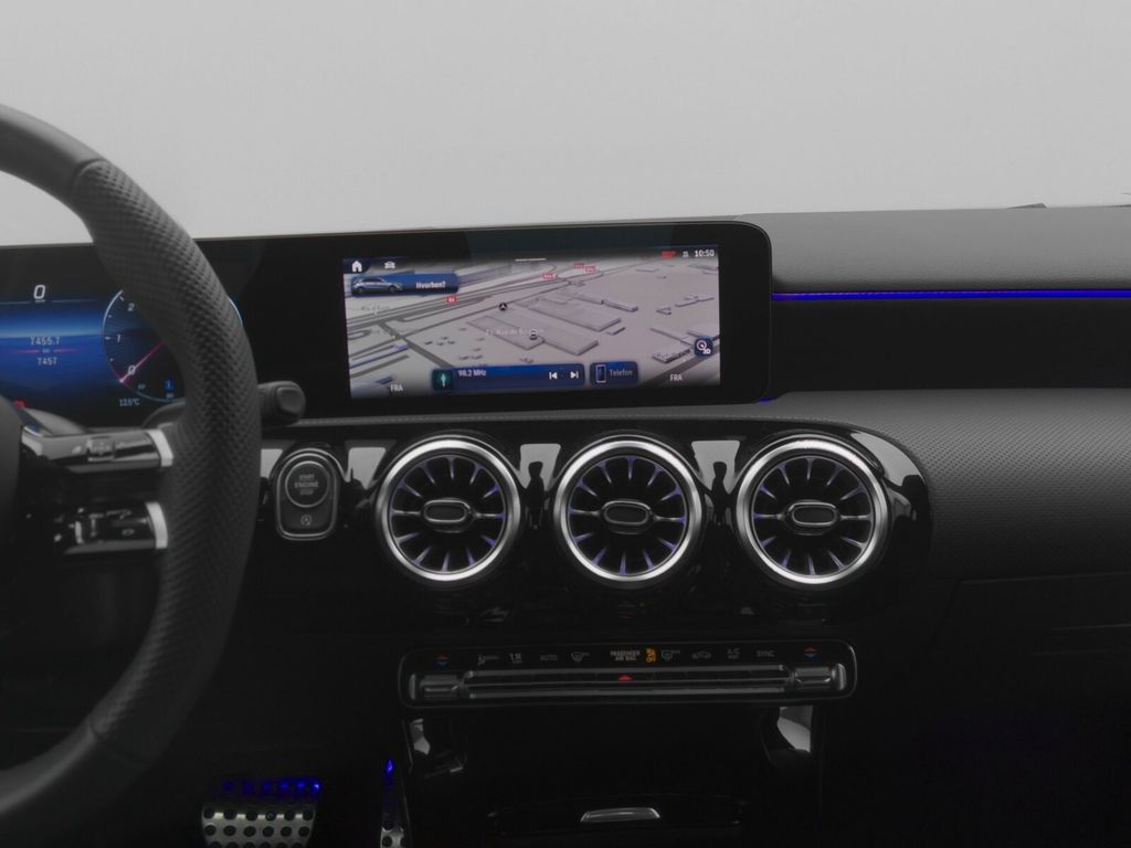 Mercedes-Benz A 200 2025