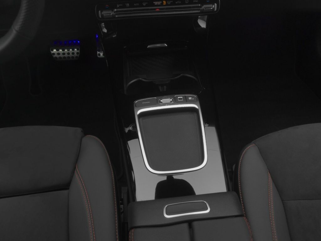 Mercedes-Benz A 200 2025