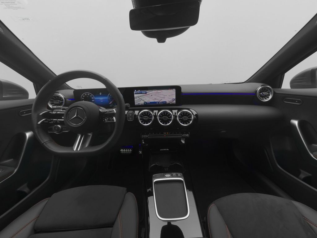 Mercedes-Benz A 200 2025