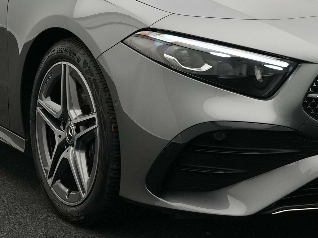 Mercedes-Benz A 200 2025