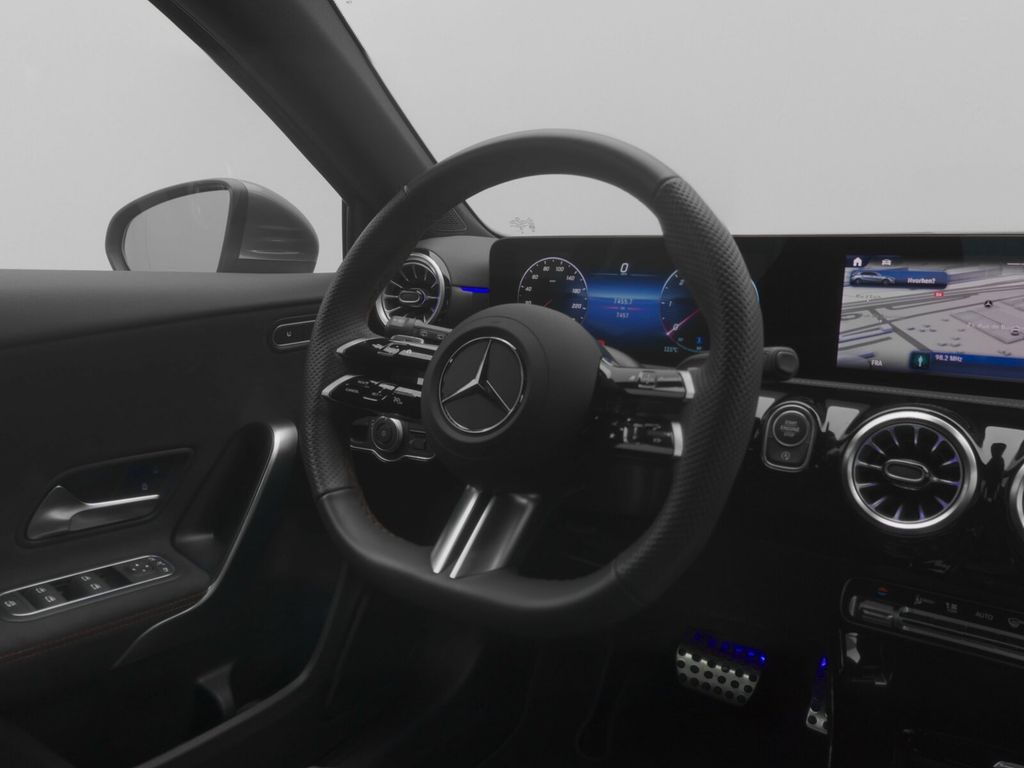 Mercedes-Benz A 200 2025